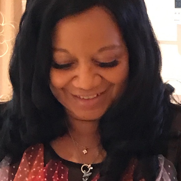 Meet your Posher, Vanessa - Picture 1 of 1